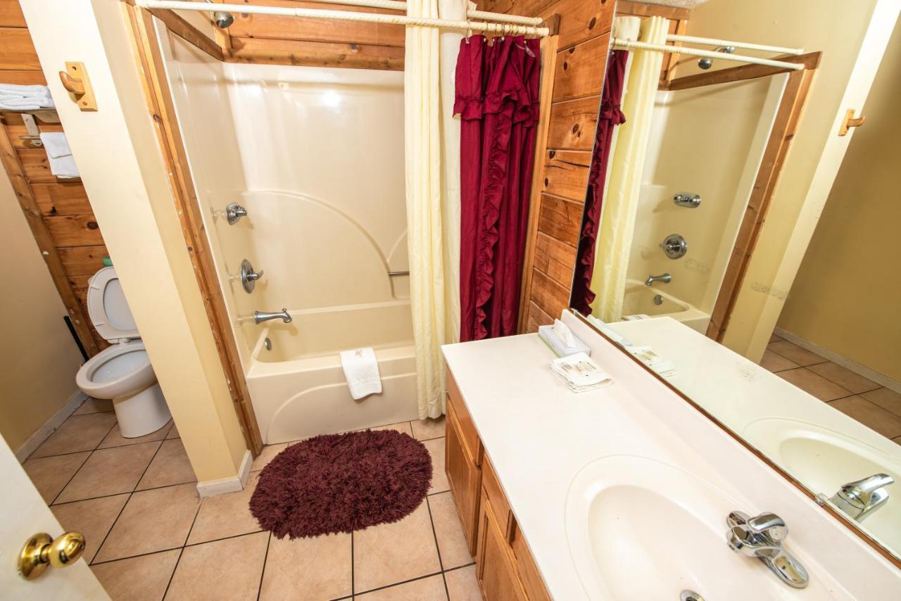 Cabin Close To Parkway Rd With River View Pigeon Forge Dış mekan fotoğraf